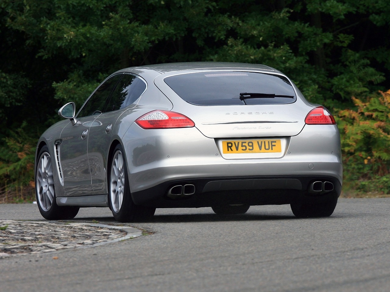 Porsche Panamera Turbo photo 16