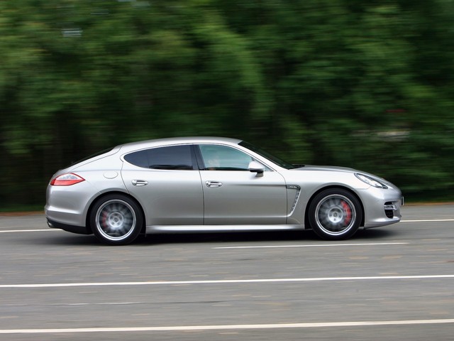 Porsche Panamera Turbo foto 17