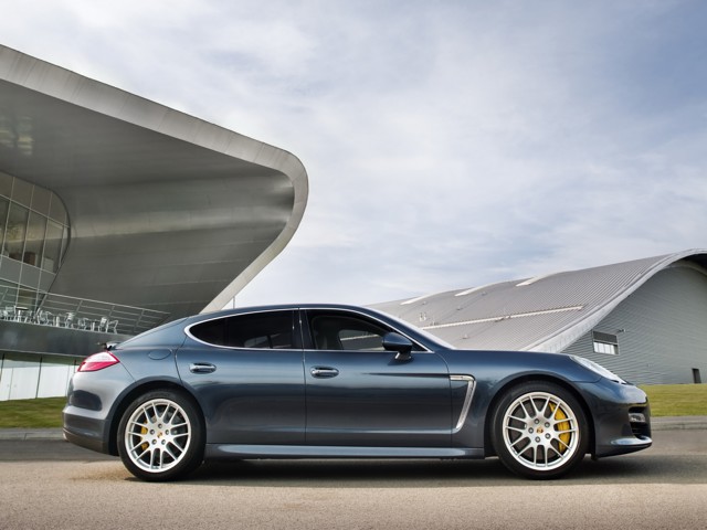 Porsche Panamera Turbo foto 19