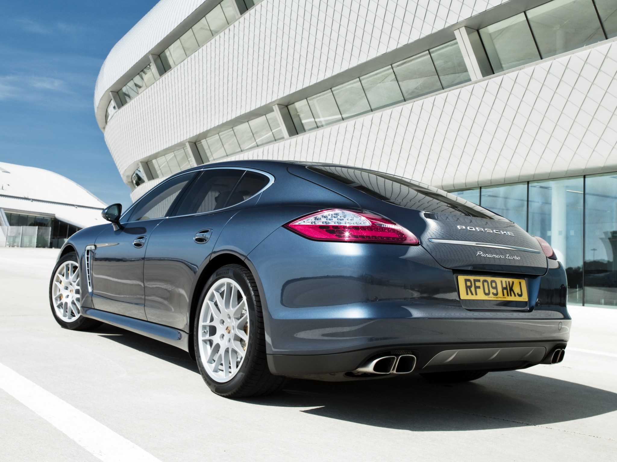 Porsche Panamera Turbo photo 24