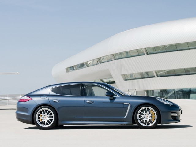 Porsche Panamera Turbo foto 28