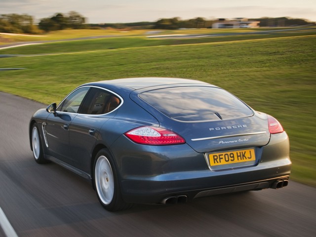 Porsche Panamera Turbo foto 31