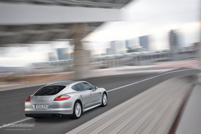 Porsche Panamera Turbo foto 6
