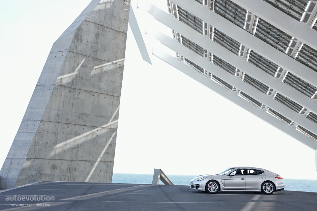 Porsche Panamera Turbo photo 9