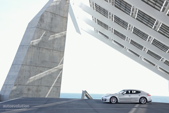 Porsche Panamera Turbo foto 9