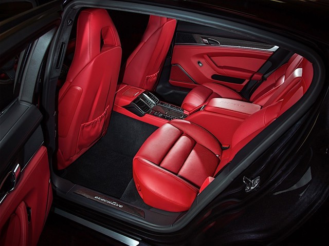 Porsche Panamera Turbo photo 32