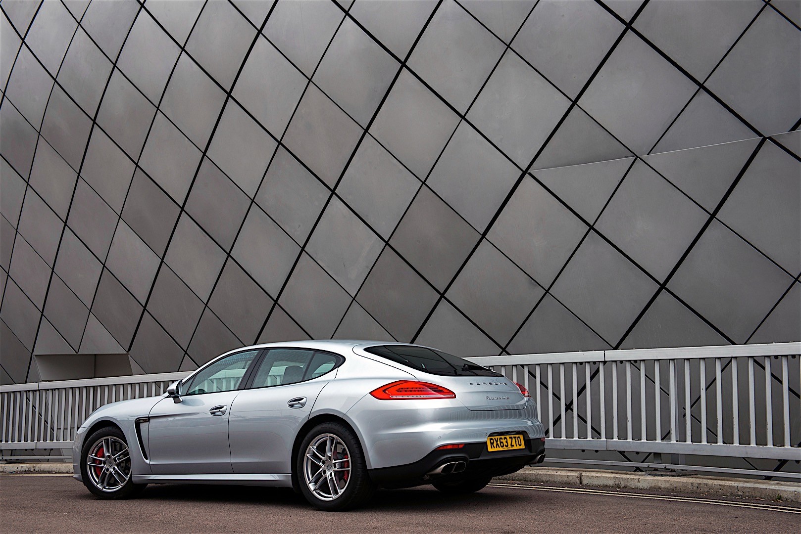 Porsche Panamera Turbo photo 14
