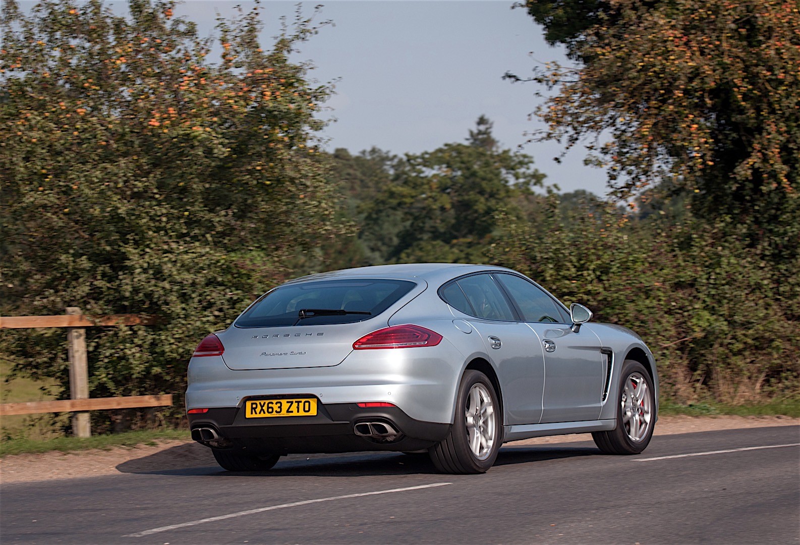 Porsche Panamera Turbo photo 17