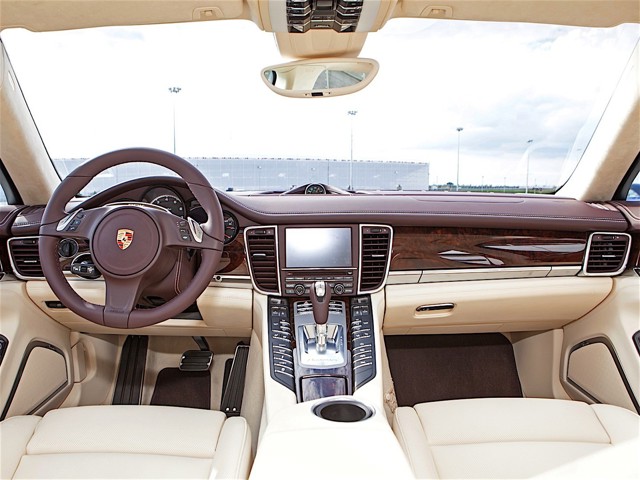 Porsche Panamera Turbo photo 35