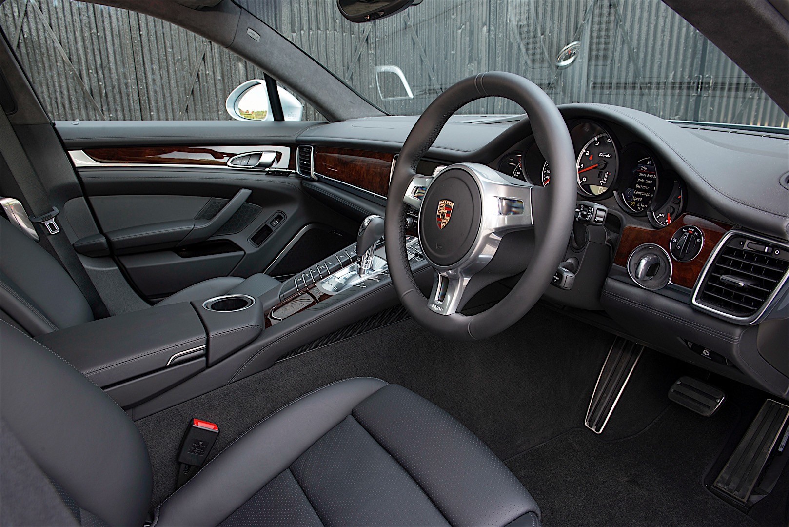 Porsche Panamera Turbo photo 36