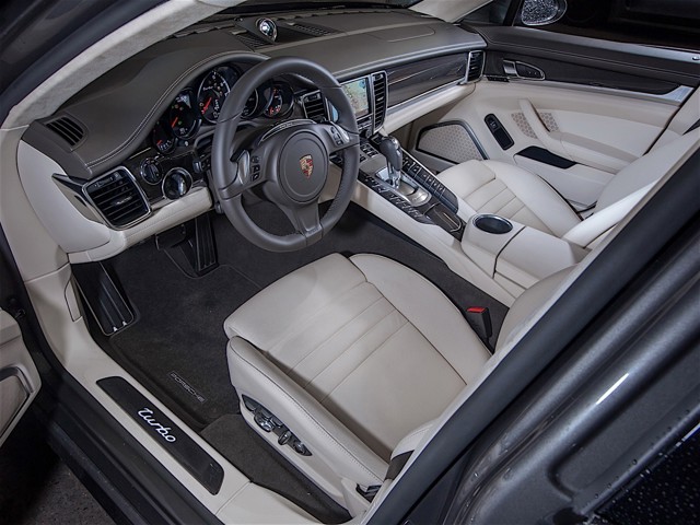 Porsche Panamera Turbo photo 37