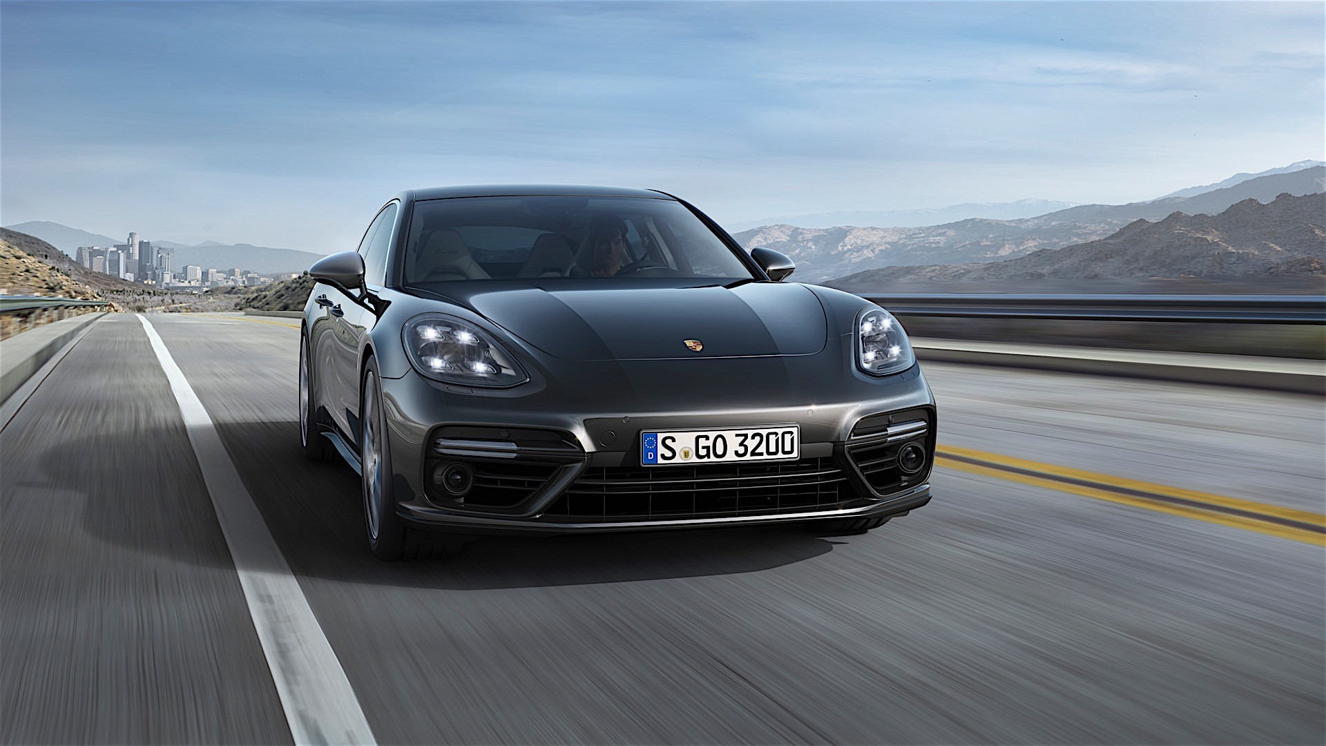 Porsche Panamera Turbo photo 10