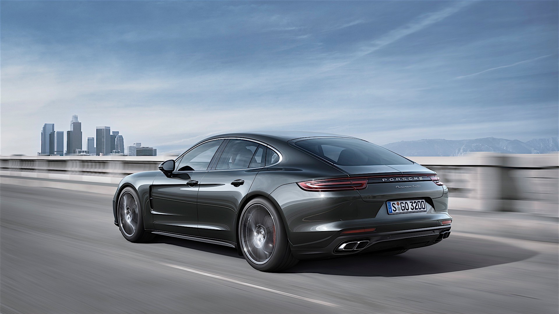 Porsche Panamera Turbo photo 11