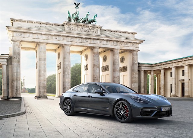 Porsche Panamera Turbo photo 14