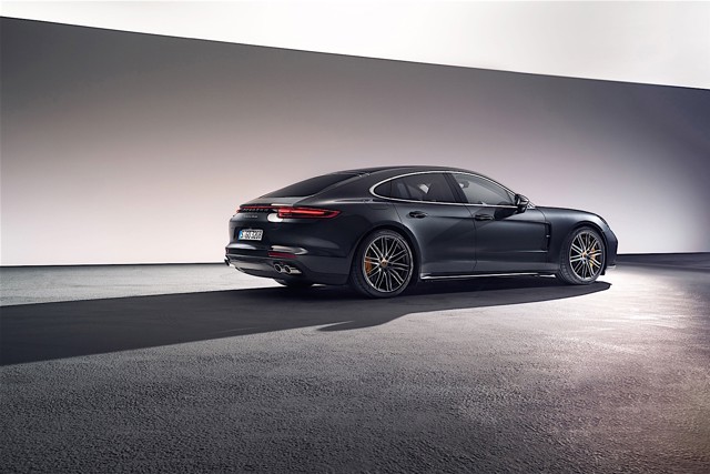 Porsche Panamera Turbo photo 16
