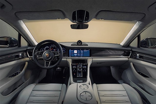 Porsche Panamera Turbo photo 33