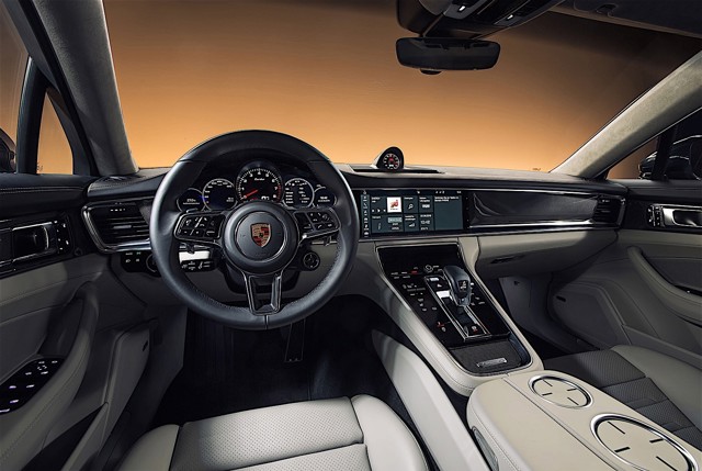 Porsche Panamera Turbo photo 36