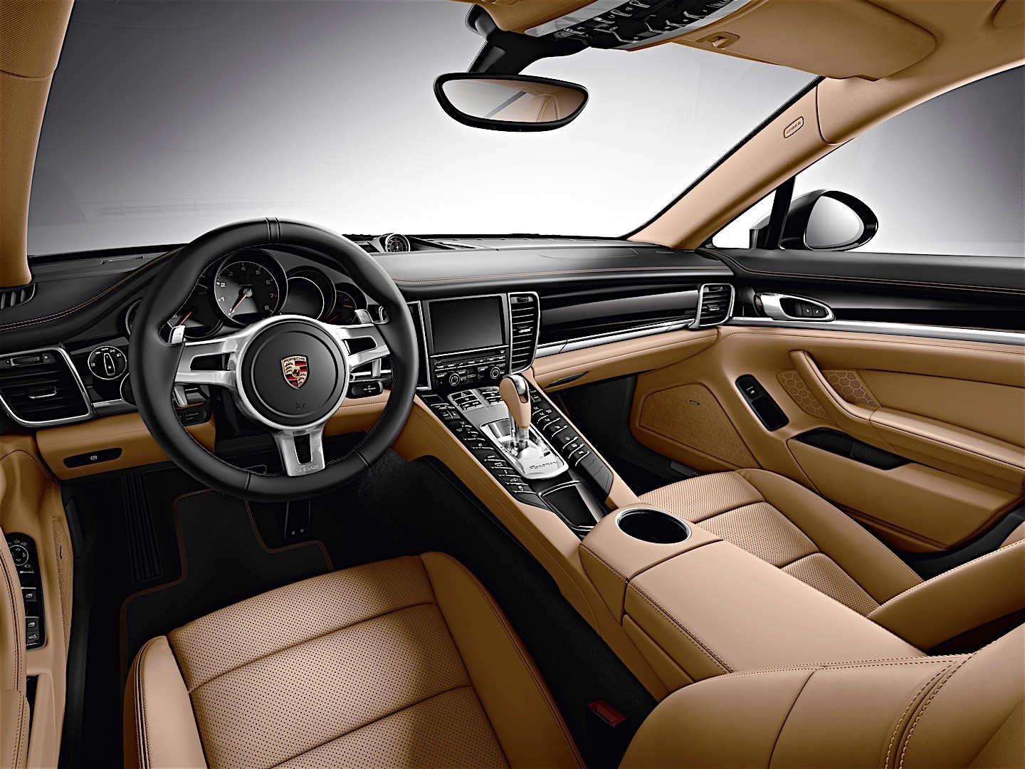 Porsche Panamera photo 3