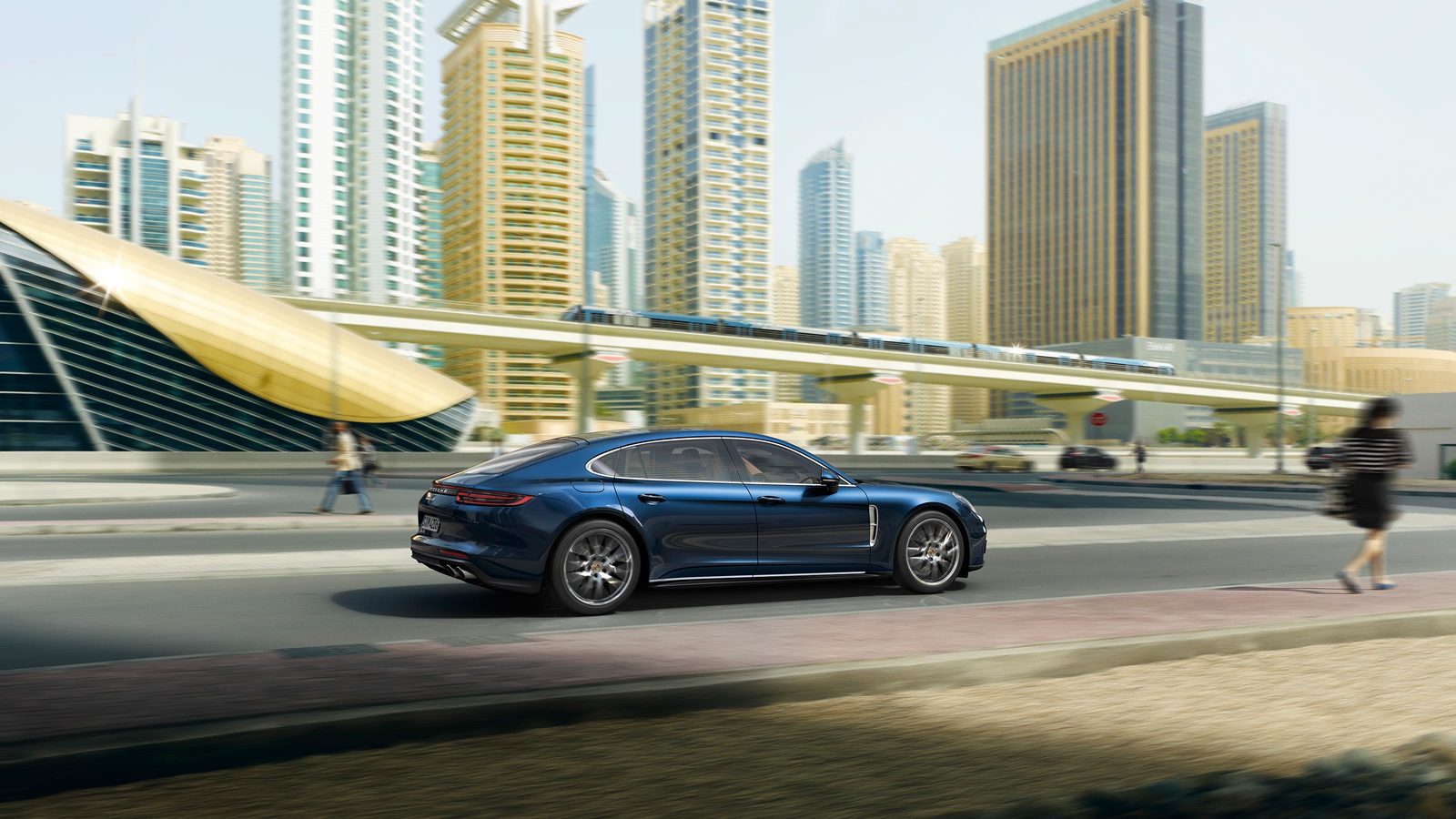 Porsche Panamera photo 2