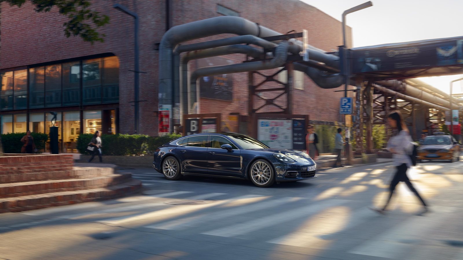 Porsche Panamera photo 4