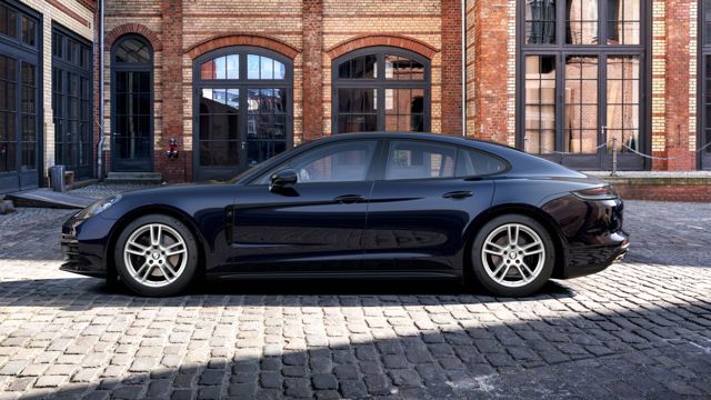 Porsche Panamera photo 3