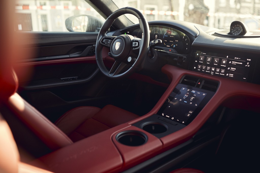 Porsche Taycan Cross Turismo photo 31