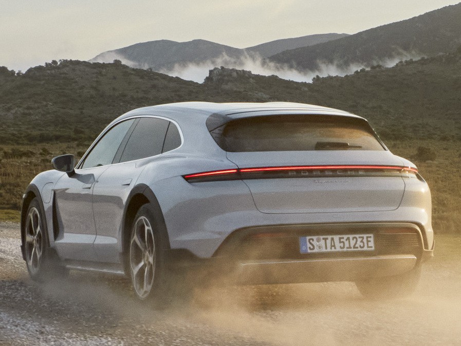 Porsche Taycan Cross Turismo photo 5