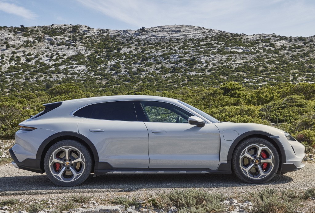Porsche Taycan Cross Turismo photo 6