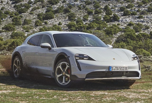 Porsche Taycan Cross Turismo photo 8
