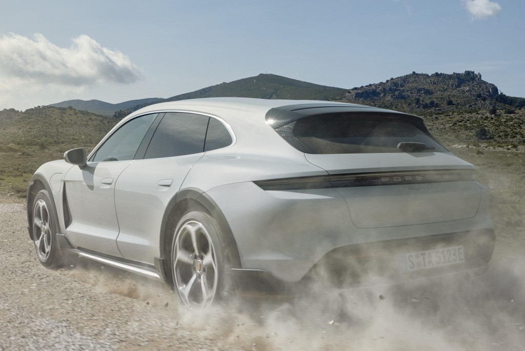 Porsche Taycan Cross Turismo photo 11