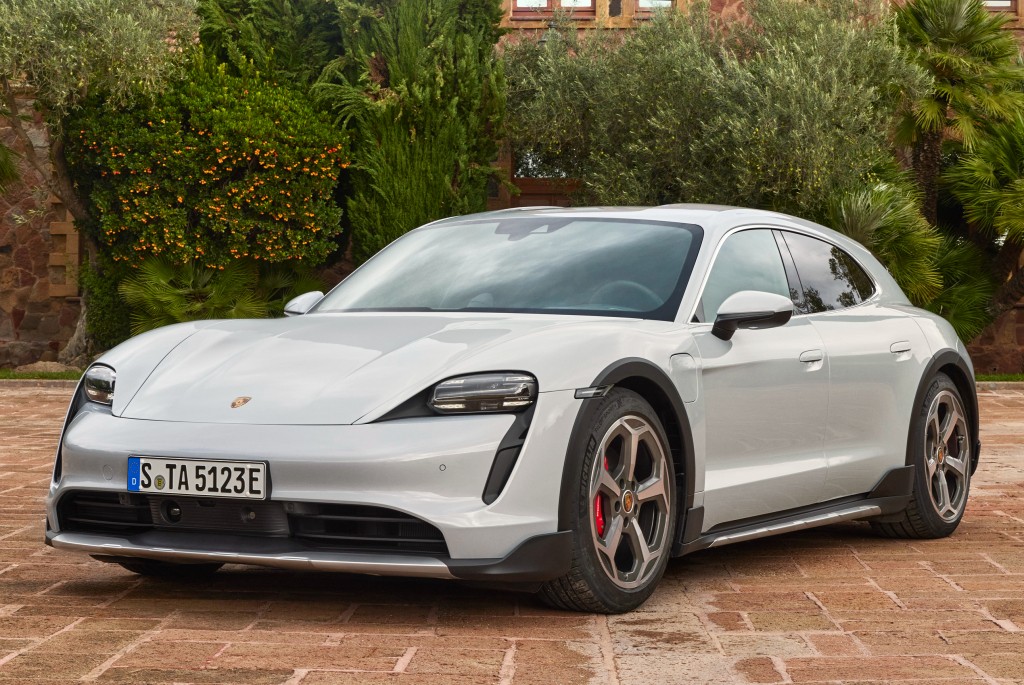 Porsche Taycan Cross Turismo photo 12