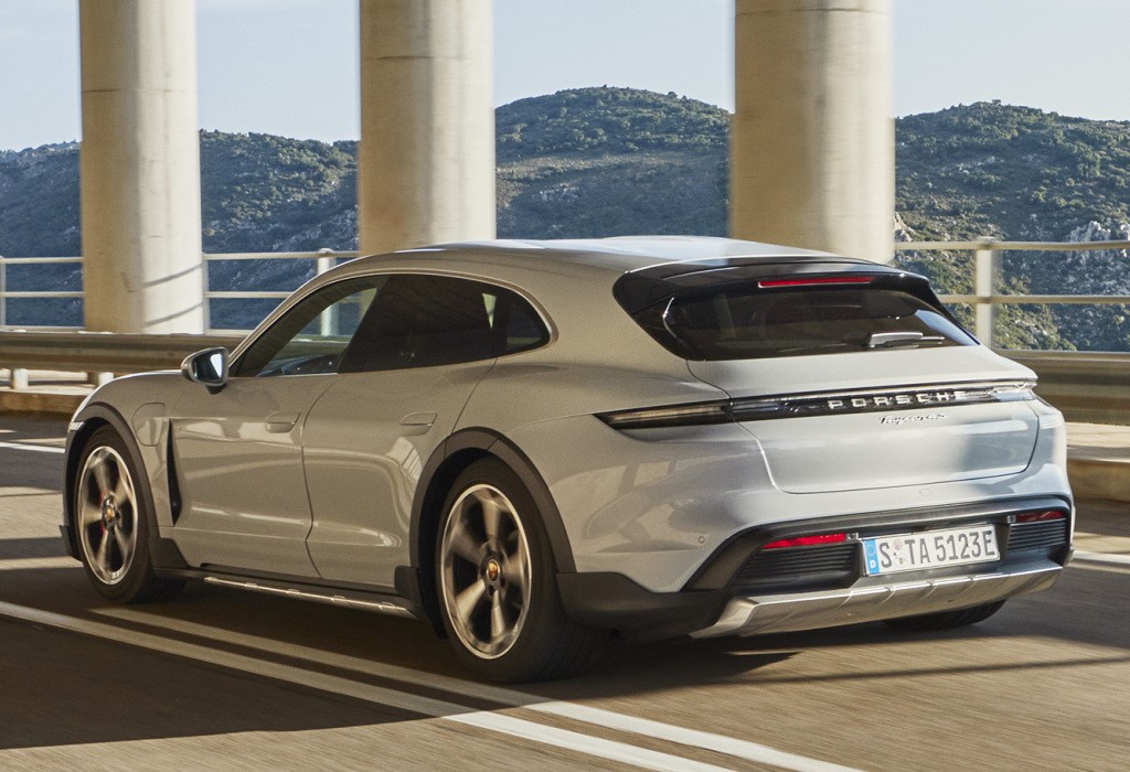 Porsche Taycan Cross Turismo photo 14