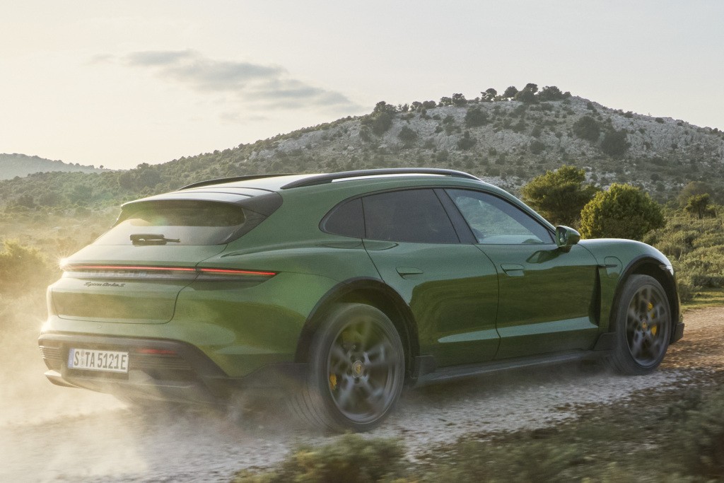 Porsche Taycan Cross Turismo photo 21