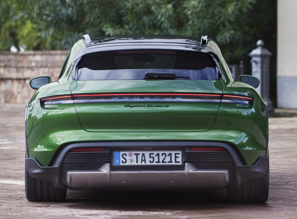 Porsche Taycan Cross Turismo photo 24