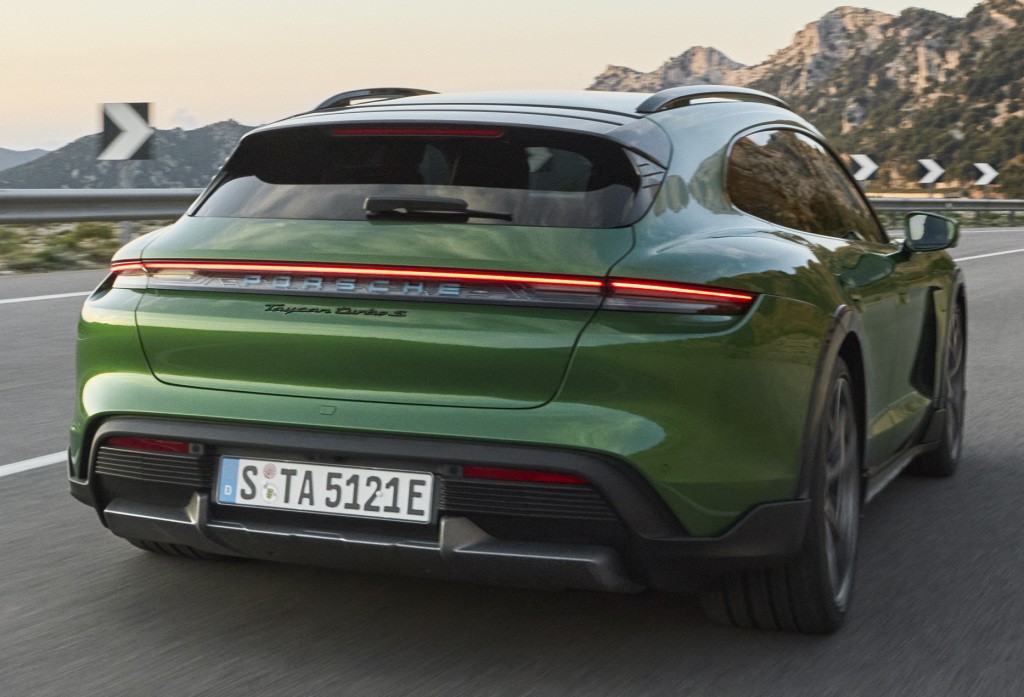 Porsche Taycan Cross Turismo photo 27
