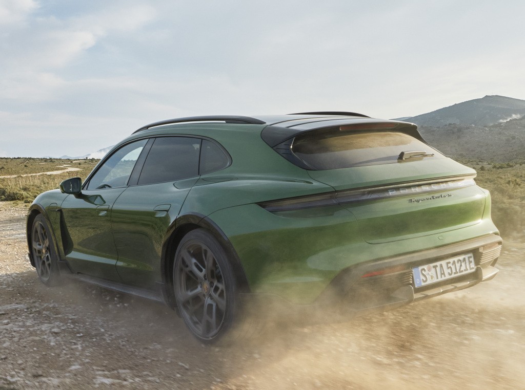 Porsche Taycan Cross Turismo photo 28