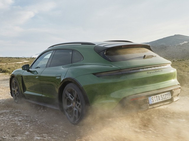 Porsche Taycan Cross Turismo photo 28