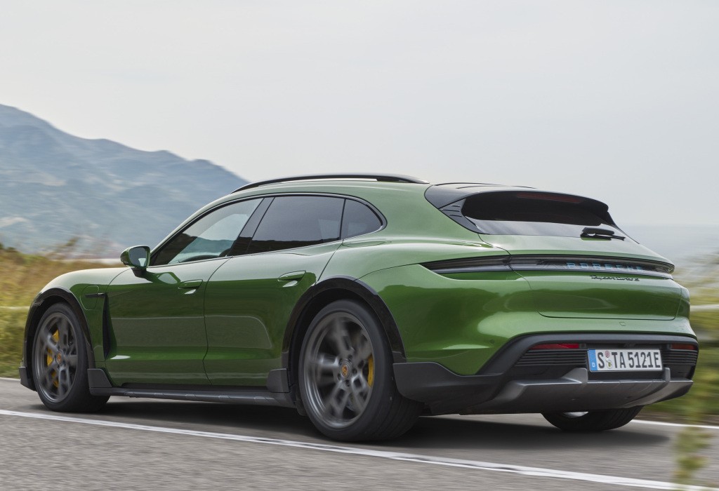 Porsche Taycan Cross Turismo photo 29