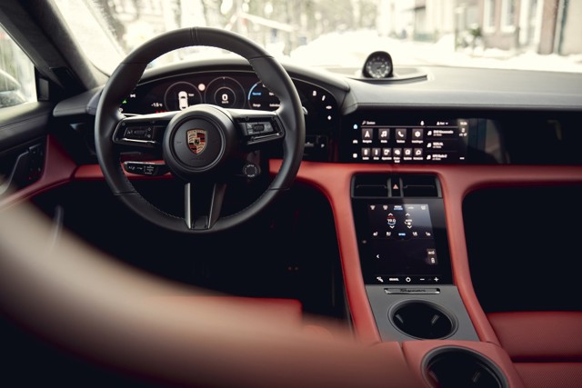 Porsche Taycan Cross Turismo photo 36