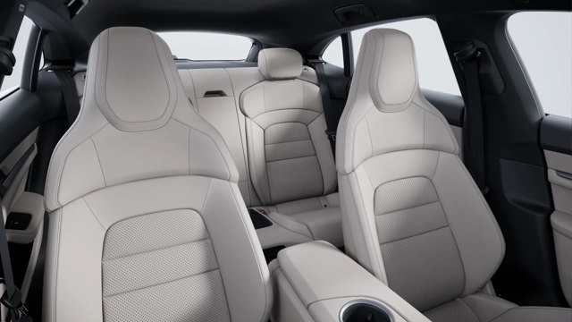 Porsche Taycan Cross Turismo photo 4
