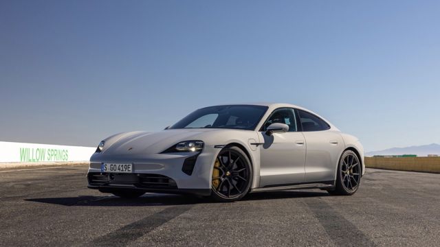 Porsche Taycan Gts photo 11