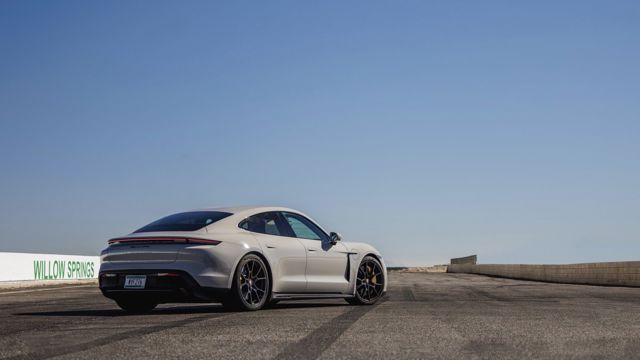 Porsche Taycan Gts photo 12