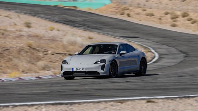 Porsche Taycan Gts photo 13