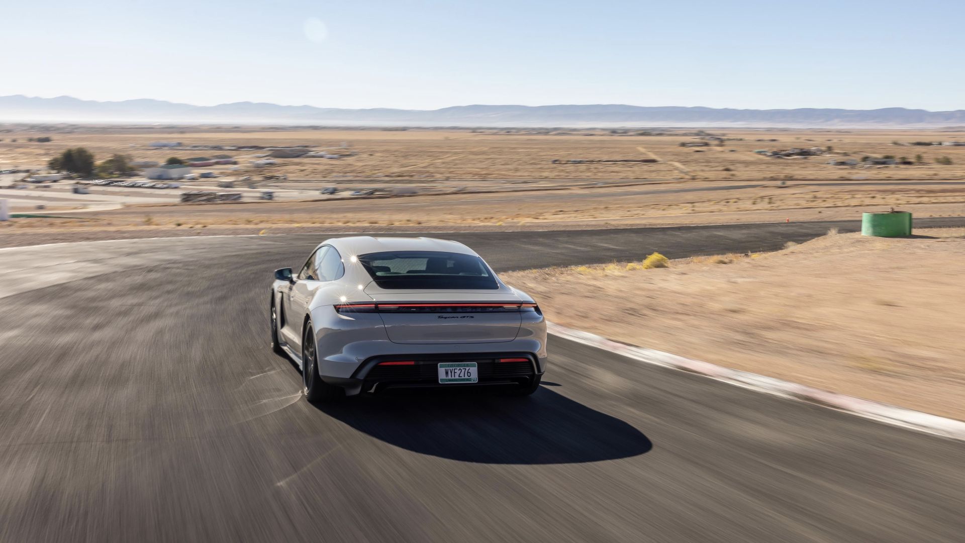 Porsche Taycan Gts photo 18