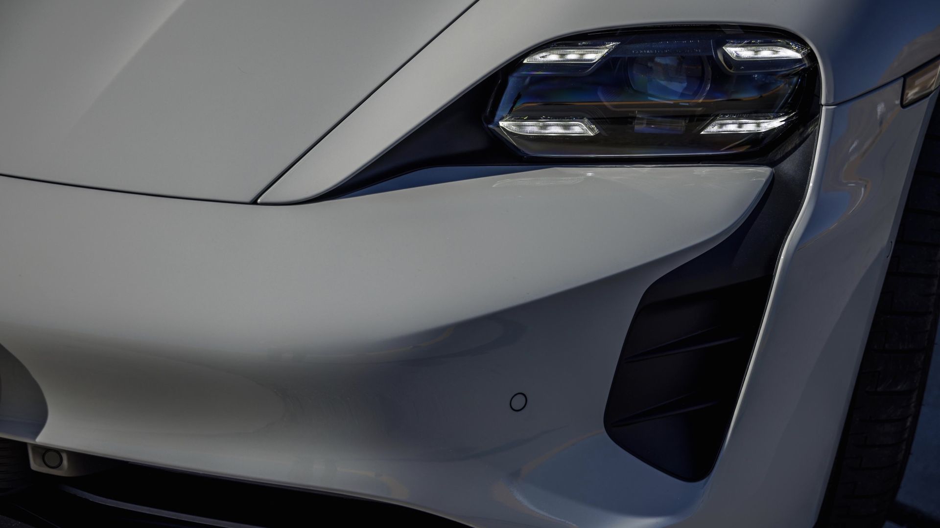 Porsche Taycan Gts photo 19