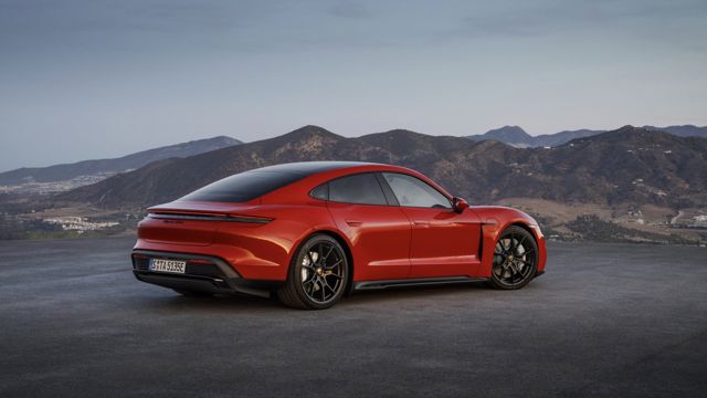 PORSCHE Taycan GTS