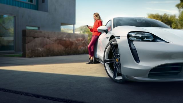 Porsche Taycan Turbo photo 4