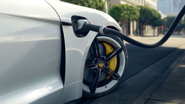 Porsche Taycan Turbo photo 7