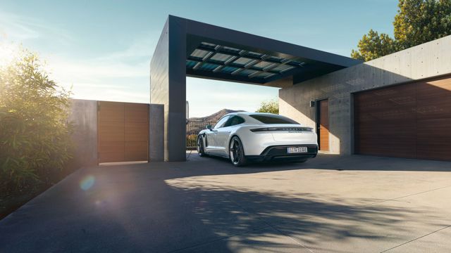 Porsche Taycan Turbo photo 8