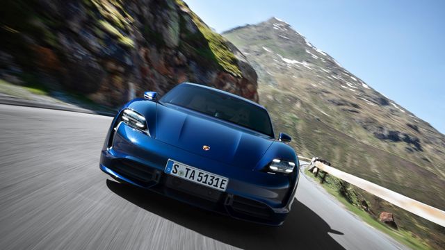 Porsche Taycan Turbo photo 16